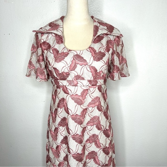 VINTAGE 1970s Maxi Dress Textured Leaf Print Collared Vtg 70s Hostess Gown - Picture 2 of 10